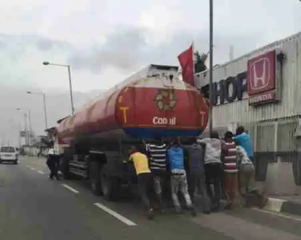 Lol!! You Won’t Believe What These People Are Trying To Do (See Photo)